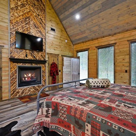 The Adirondack Honeymoon Hot Tub Soaking Tub Wood Burning Fireplace Stephens Gap Extérieur photo