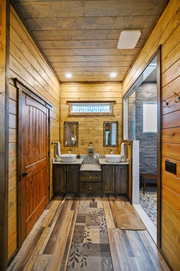 The Adirondack Honeymoon Hot Tub Soaking Tub Wood Burning Fireplace Stephens Gap Extérieur photo