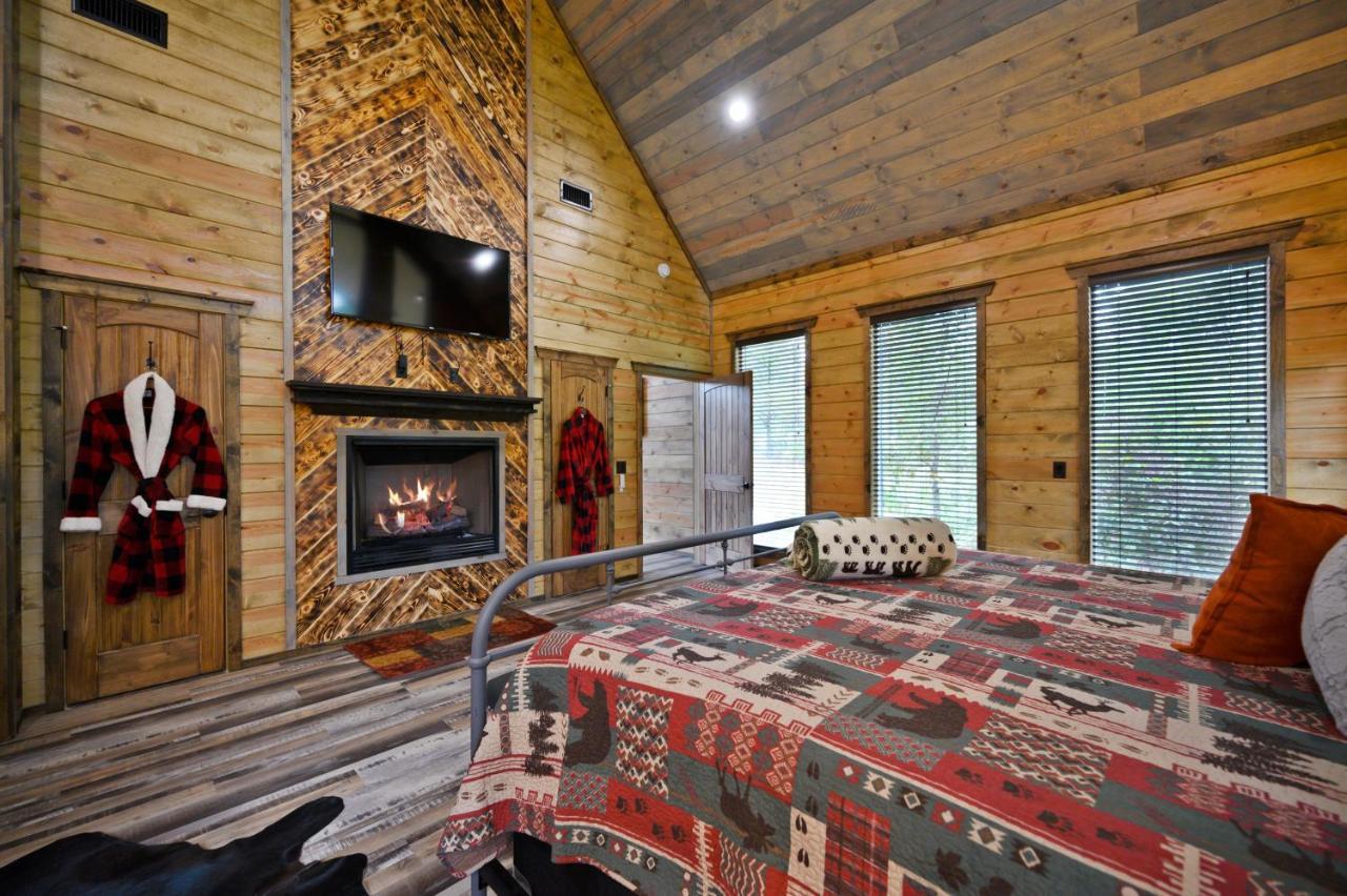 The Adirondack Honeymoon Hot Tub Soaking Tub Wood Burning Fireplace Stephens Gap Extérieur photo