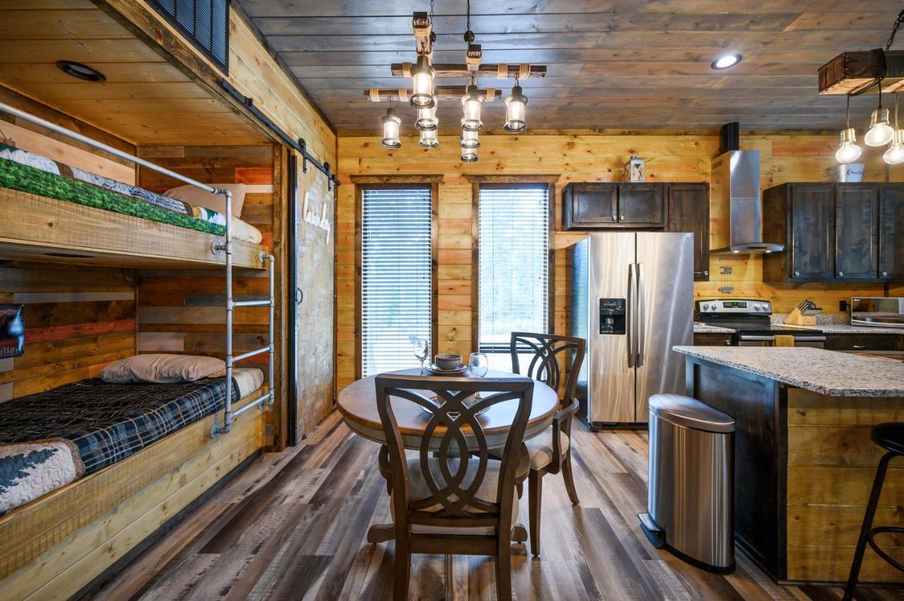 The Adirondack Honeymoon Hot Tub Soaking Tub Wood Burning Fireplace Stephens Gap Extérieur photo