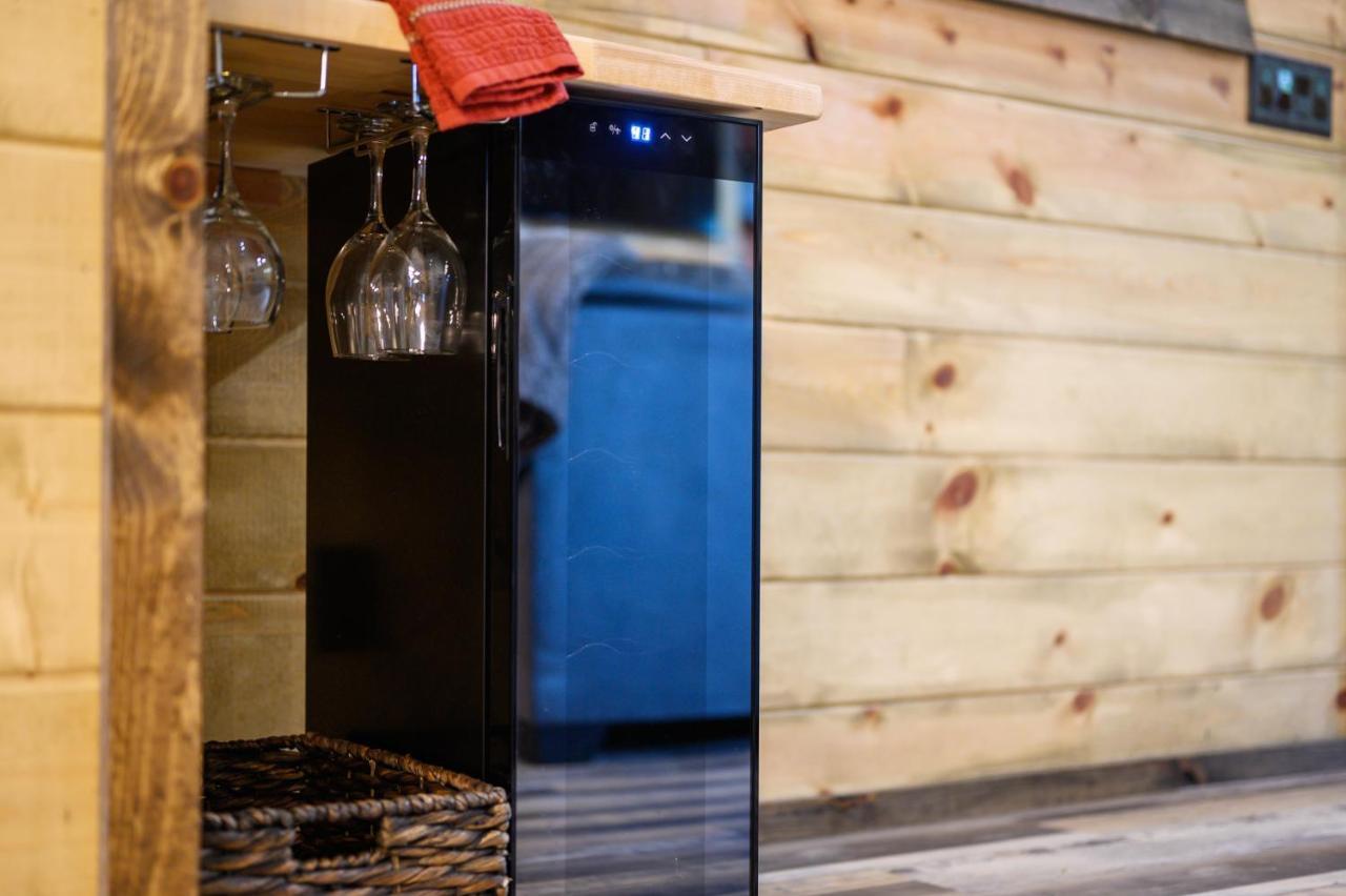 The Adirondack Honeymoon Hot Tub Soaking Tub Wood Burning Fireplace Stephens Gap Extérieur photo