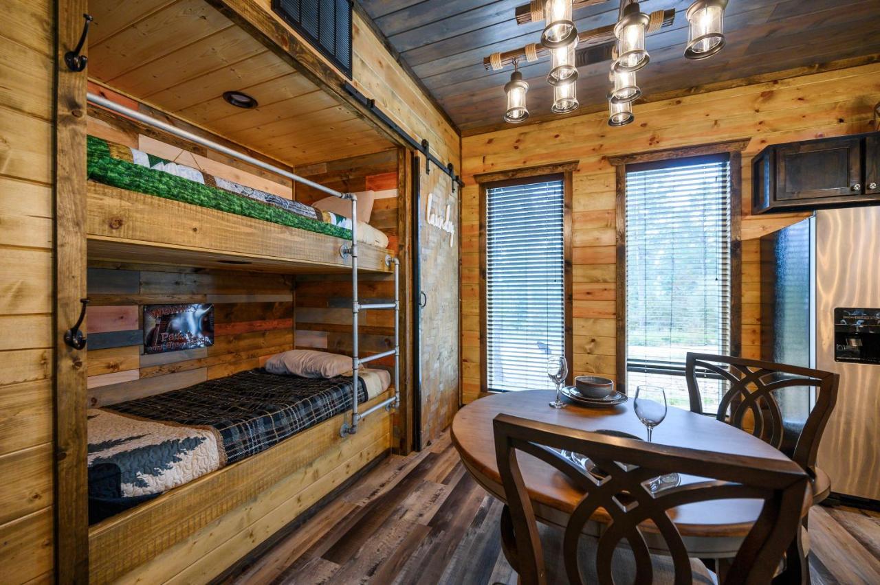 The Adirondack Honeymoon Hot Tub Soaking Tub Wood Burning Fireplace Stephens Gap Extérieur photo