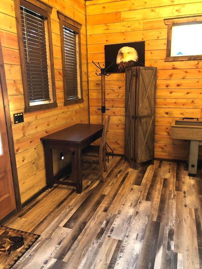 The Adirondack Honeymoon Hot Tub Soaking Tub Wood Burning Fireplace Stephens Gap Extérieur photo